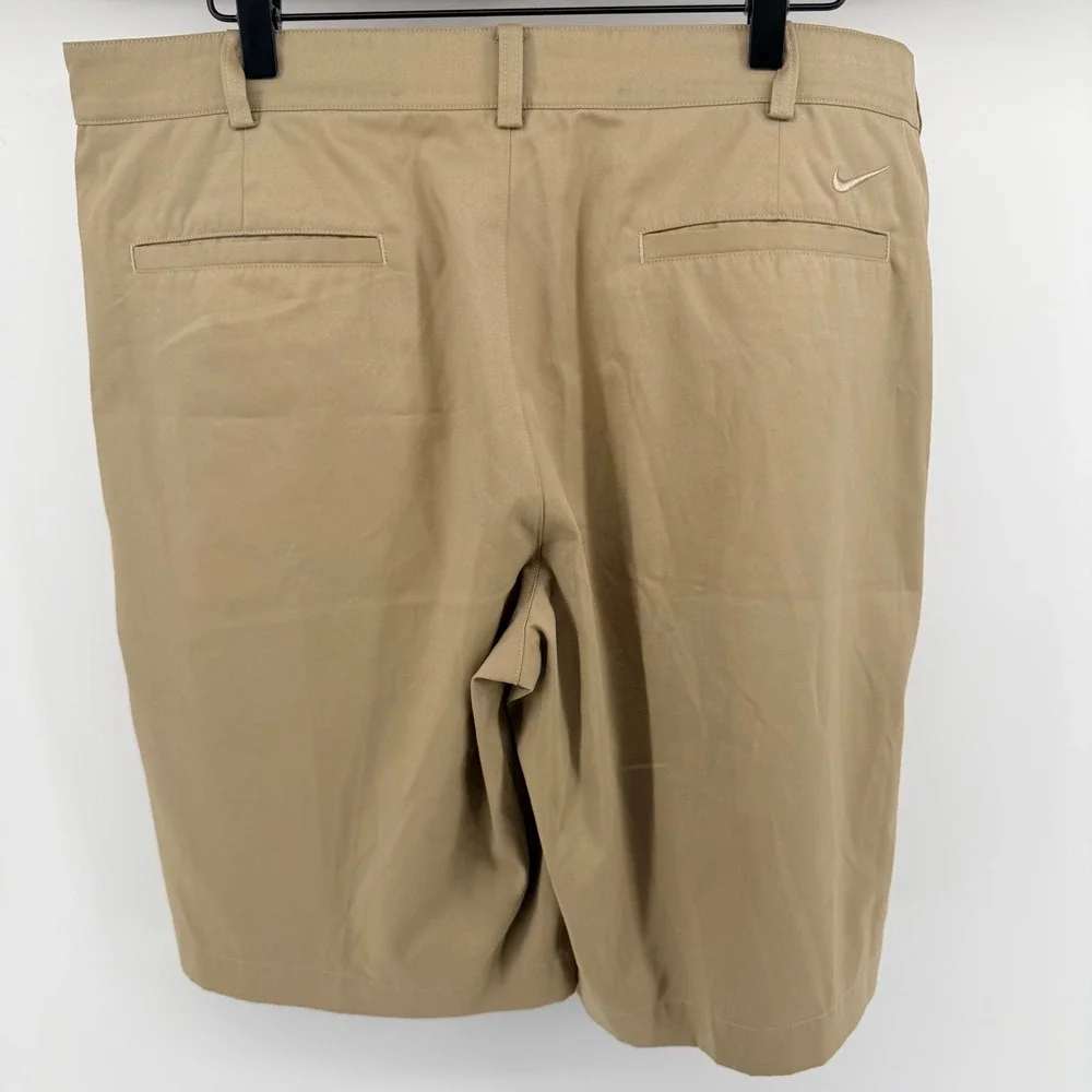 Nike Golf Tour Performance Dri-FIT Shorts Khaki Tan 509179-235‎ Size 36